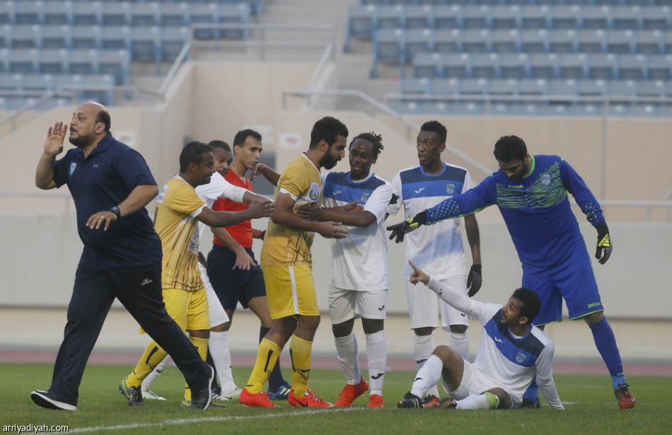 النهضة يهز صدارة أحد بثنائية ويقلص الفارق معه إلى نقطتين