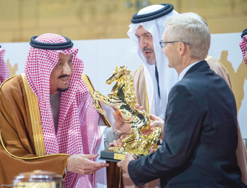 خادم الحرمين يرعى حفل سباق «كأس السعودية»