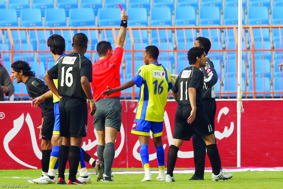 طرد وإيقاف وتصريحات