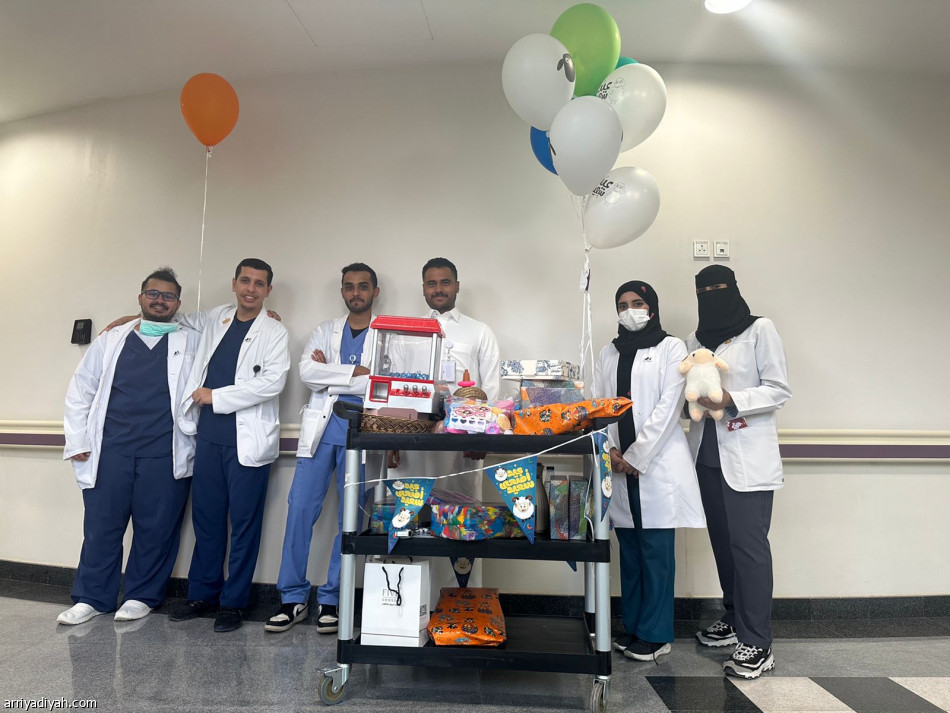 «كن صديقي» يعايد مرضى المستشفيات