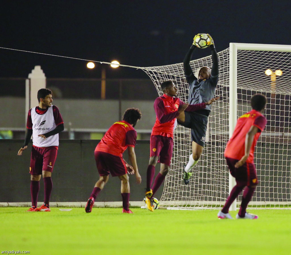 بوناميجو يحول حراس المرمى إلى مهاجمين