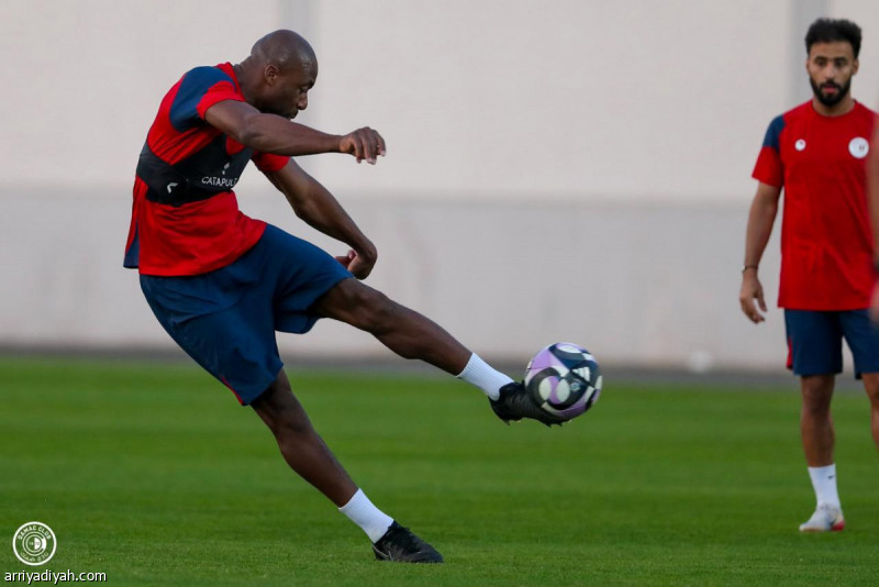 شكوك حول مشاركة ياكو ميتي في مباراة ضمك ضد الشباب بسبب الإصابة