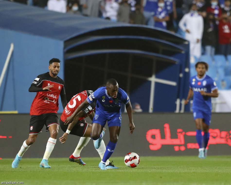 ماريجا يكسر صمود الرائد.. ويحلق بالهلال