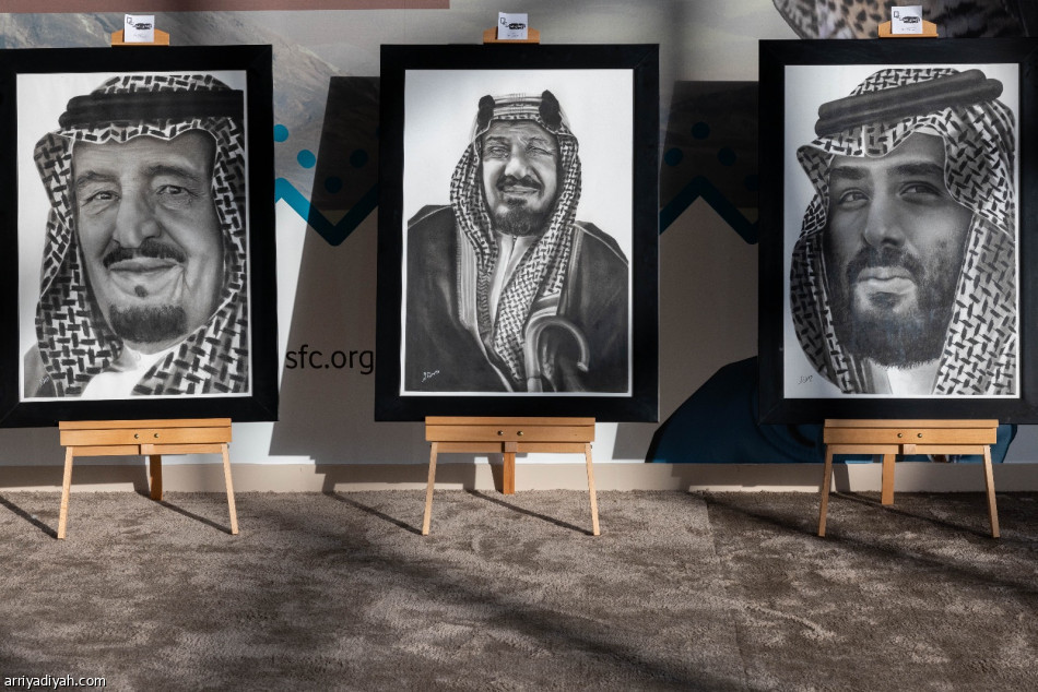 أعمال تشكيلية تجسد شموخ وهيبة الشاهين