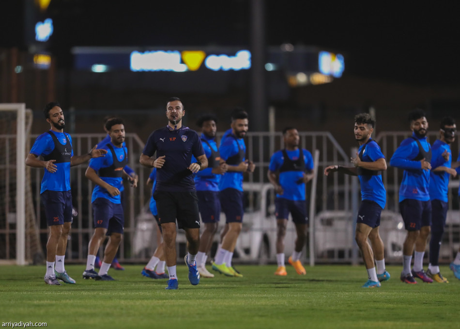 الفيحاء يبدأ تكتيك «مؤجلة» الهلال