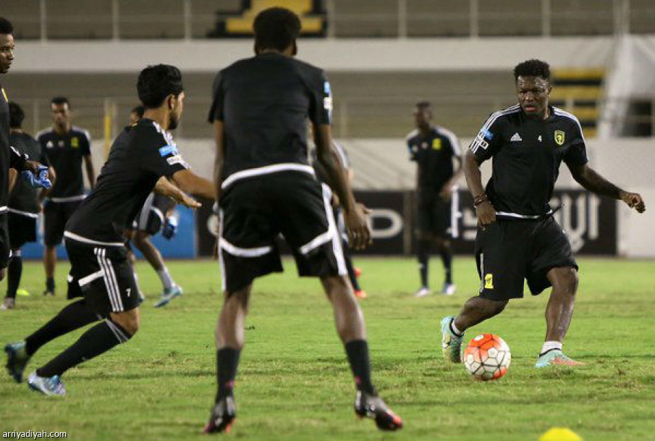في الاتحاد : مونتاري وريفاس    ok