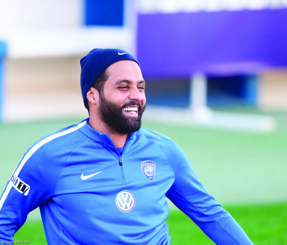الهلال يتأهب خلف الأبواب المغلقة