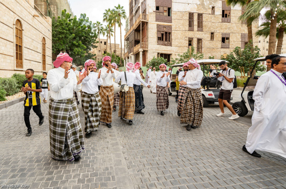 برحة العيدروس..
حضور كامل العدد