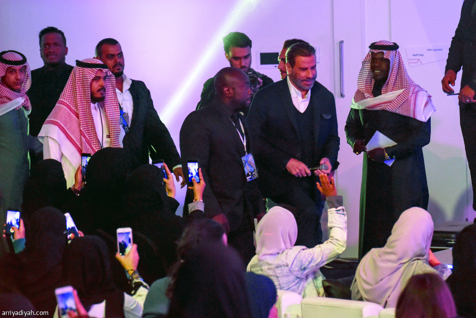 اليوم.. جون ترافولتا يواجه الإعلام السعودي في مزرعة