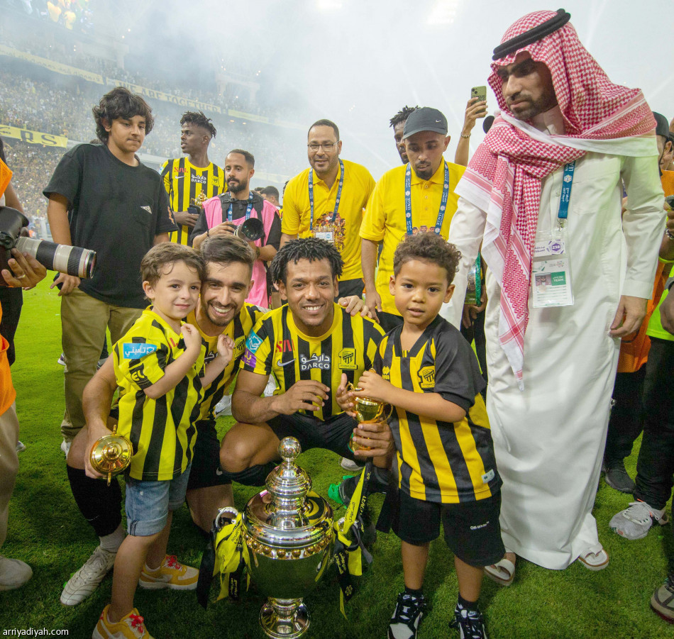 90 دقيقة..
فرحة أبطال «روشن»