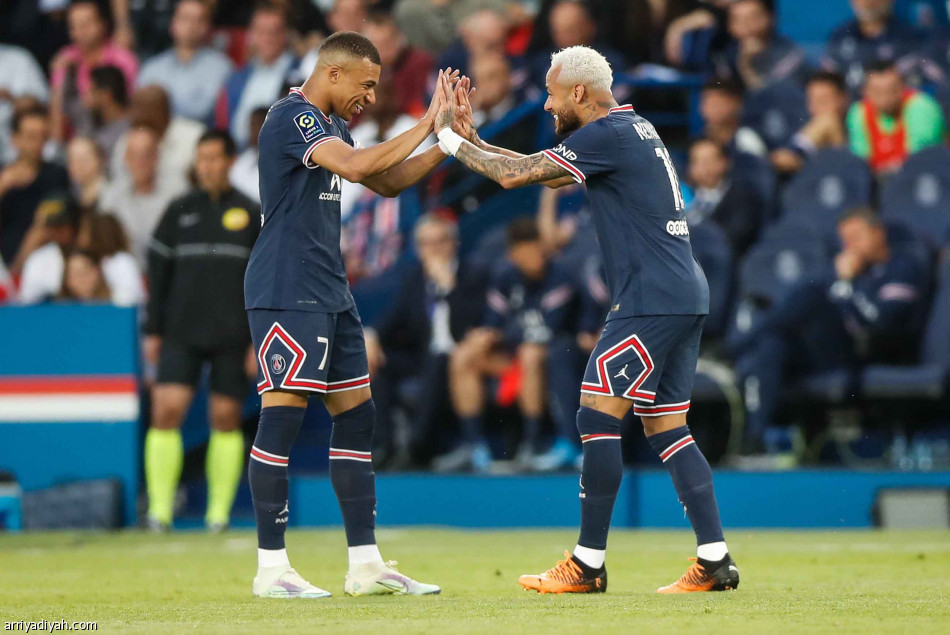 مبابي.. عقد جديد وهاتريك