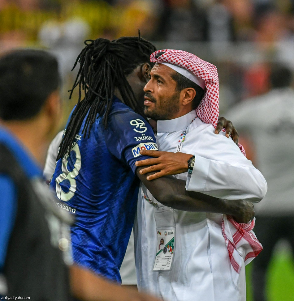 رئيس الهلال يحتفل مع اللاعبين والجماهير