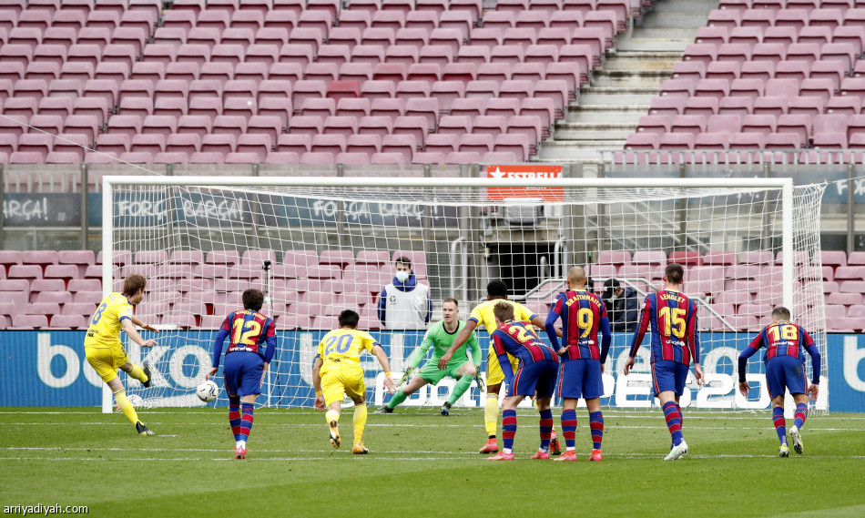 برشلونة يواصل الترنح ويتعادل مع قادش