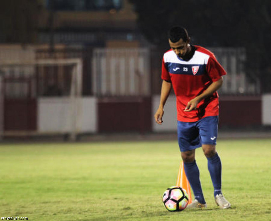 مضوي يطالب لاعبي الوحدة بنسيان النصر