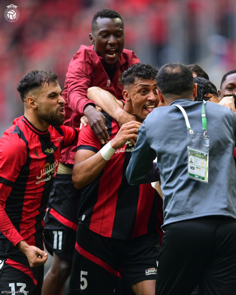 قبل نهائي الكونفدرالية.. اتحاد العاصمة يتوّج بكأس الجزائر