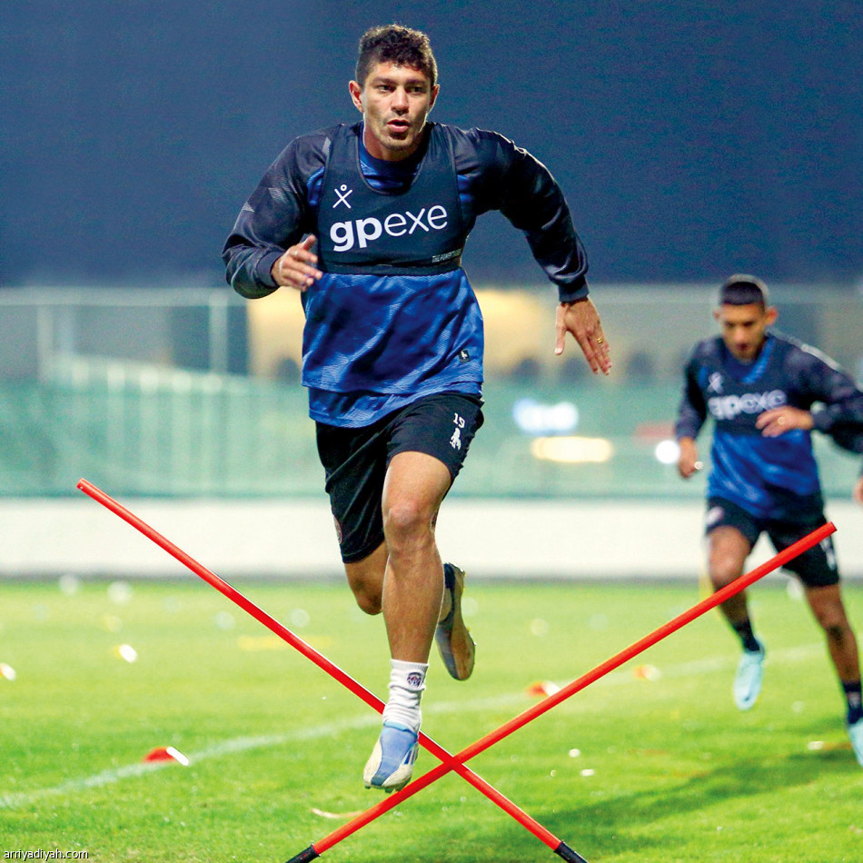 النصر يفاضل بين
تاليسكا وأبو بكر