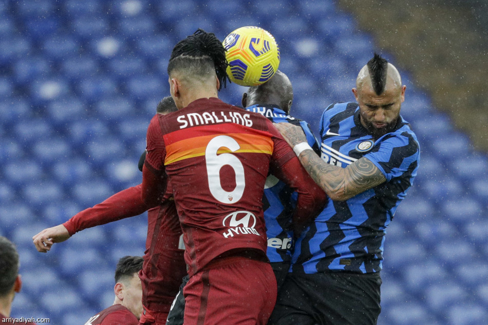 إنتر ميلان يواصل التعثر ويتعادل مع روما