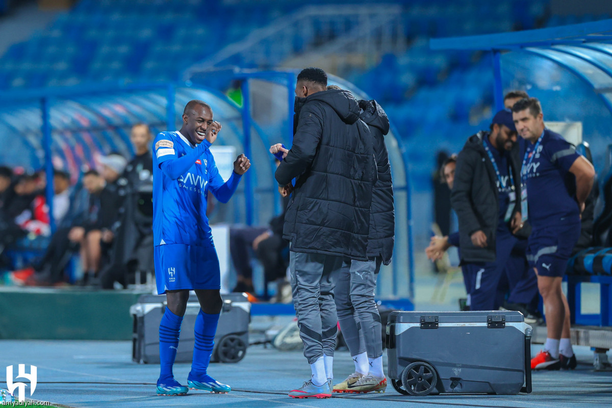 الهلال.. لا يتوقف