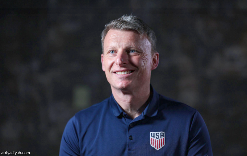 كروكر يستقيل.. ويقترب من الاتحاد السعودي