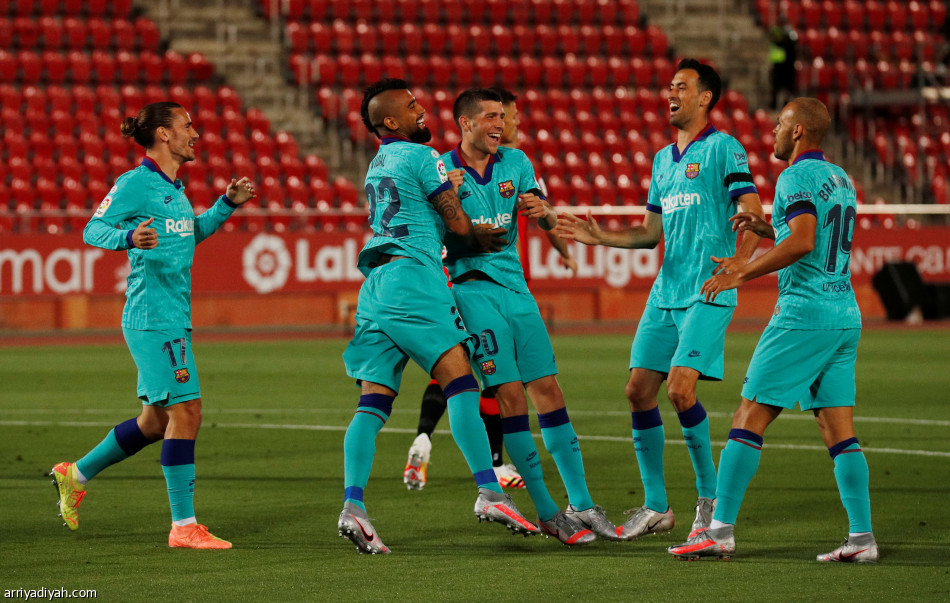 برشلونة يطرب.. وميسي يبصم على الرباعية
