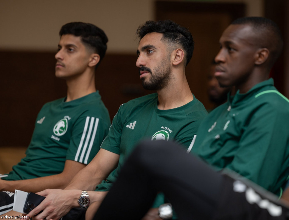 رابطة لاعبي كرة القدم السعوديين تجتمع بعناصر الأخضر