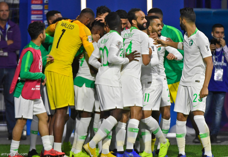 الصقور يحلقون إلى دور الـ 16