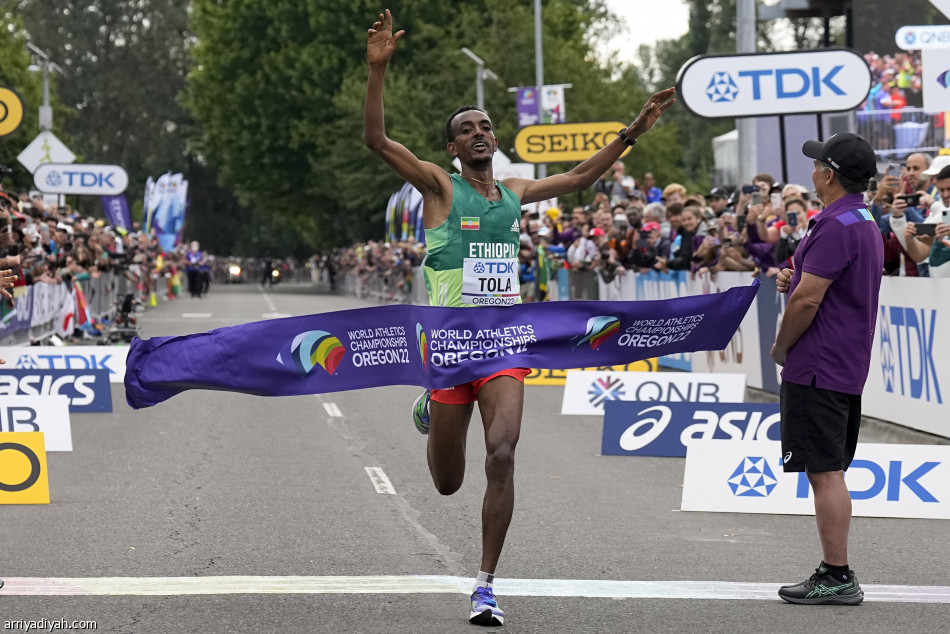 الإثيوبي تولا يفوز بذهبية ماراثون بطولة العالم