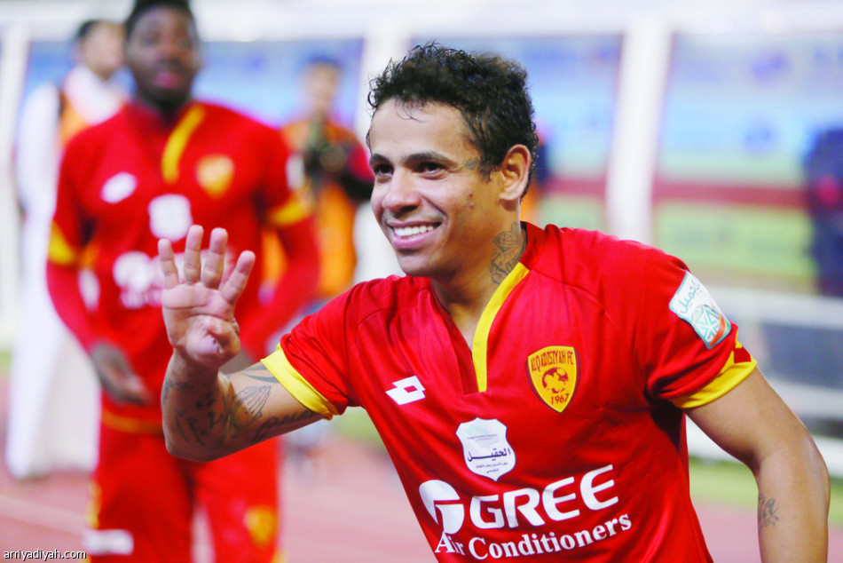 أنجوس: الأهلي مكشوف وخطوطه مفتوحة