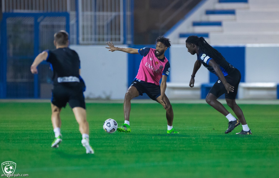 ميكالي يفرض تدريبات على فترتين