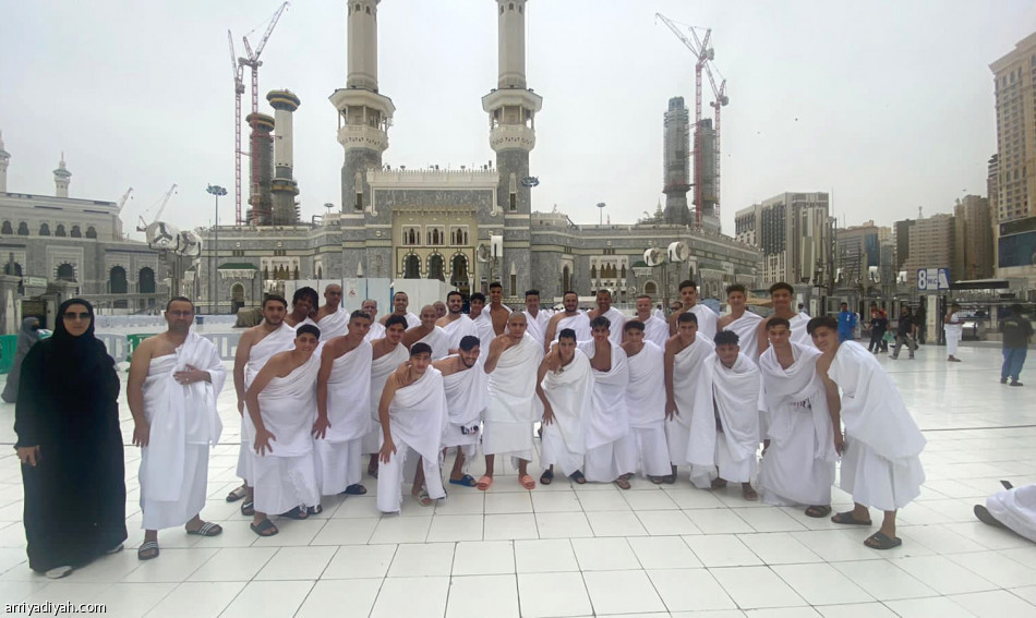 «الأخضر»
ينفرد بالصدارة