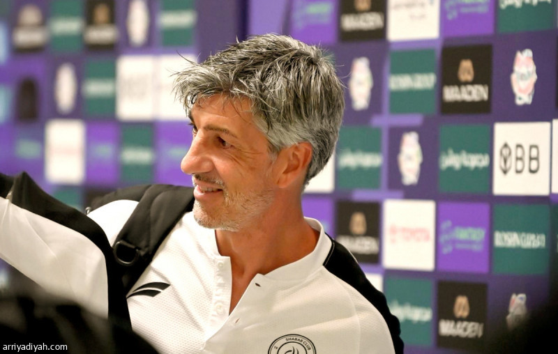 الشباب يعوض غياب كارلوس جونيور بإدخال نواف الغليميش في مواجهة الأهلي