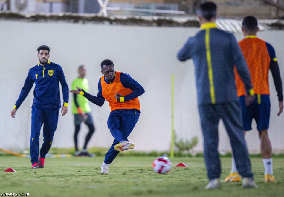 التعاون ينتظر تاوامبا وكاكو في البحرين