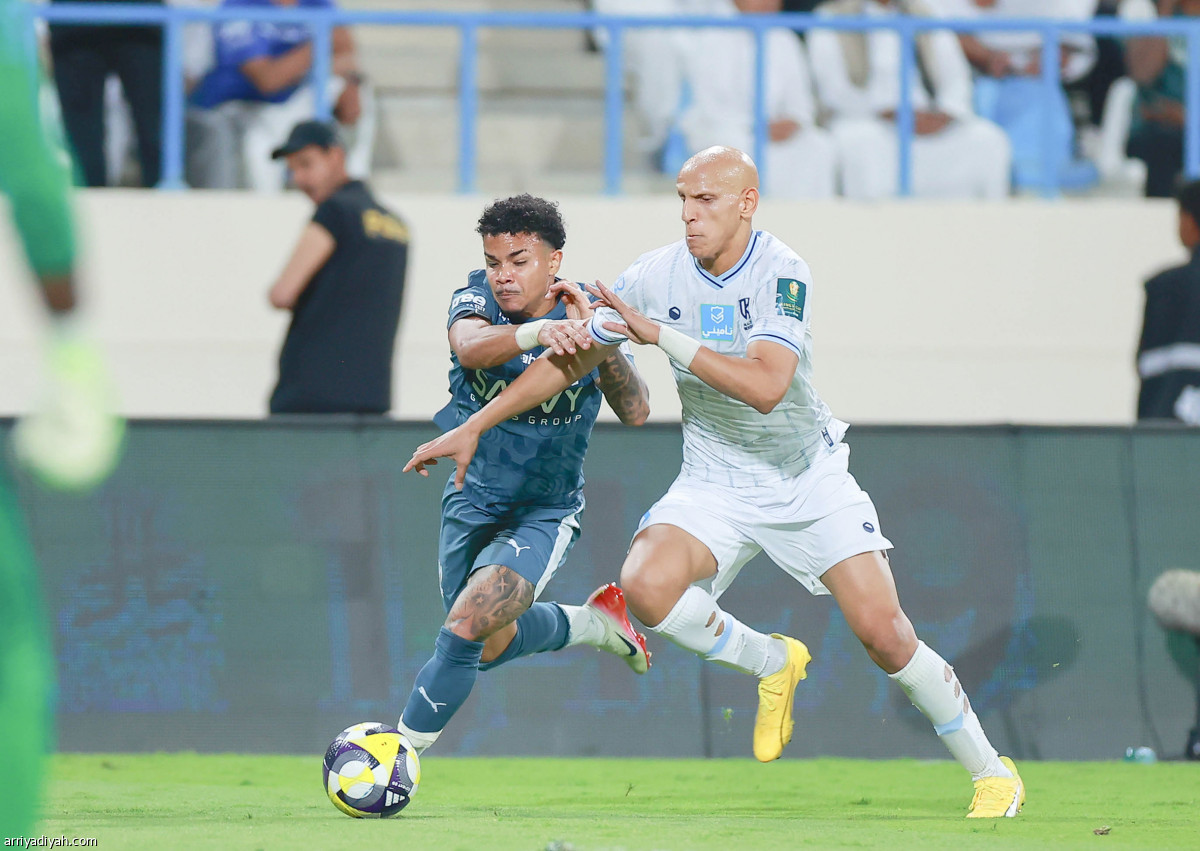 الأزرق يتأهل