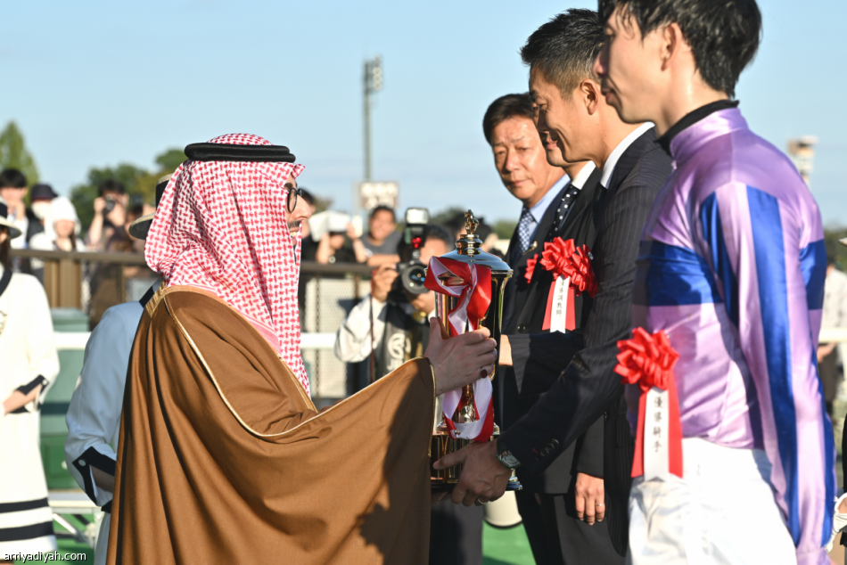 سلمان بن عبد الله يتوج مالك آقورديانو بالكأس الملكي السعودي