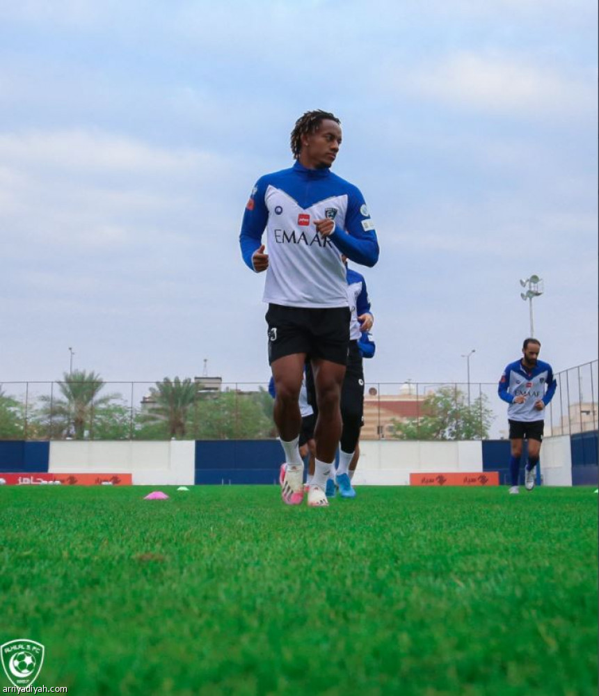 «اختصاصي تغذية» ينضم إلى الهلال