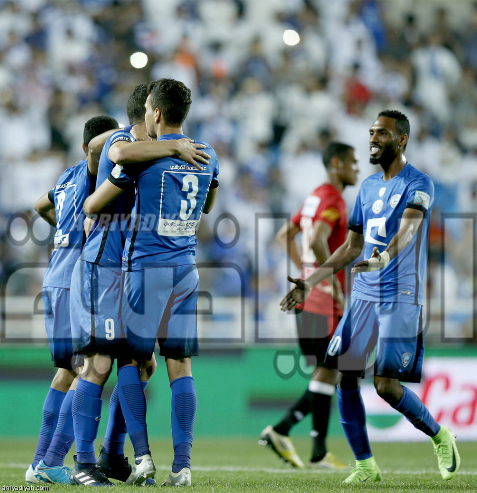 الهلال يقسو على الرائد ويقترب من لقب الدوري