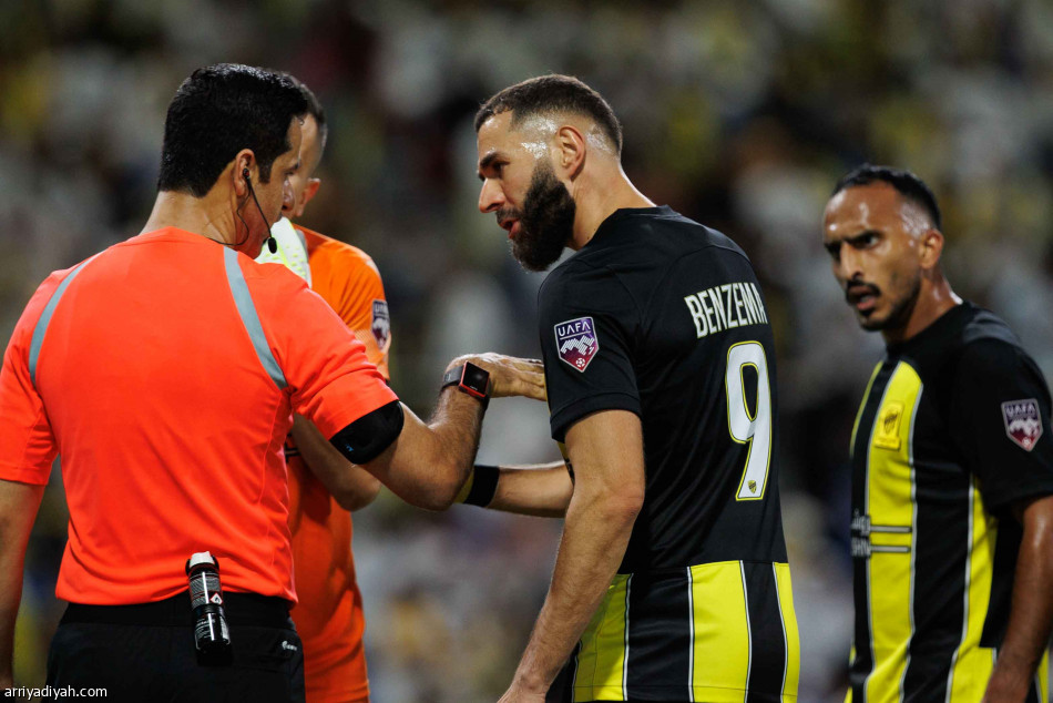 كأس سلمان.. الهلال يصعد بثلاثية الاتحاد