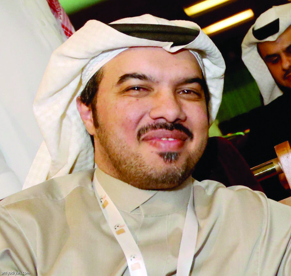 مدير المنتخب يستقيل بـرسالة عبر “واتساب”