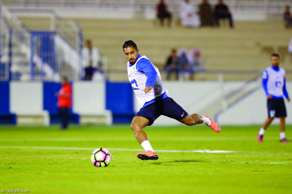 دياز يرتب أوراق الهجوم قبل الرائد