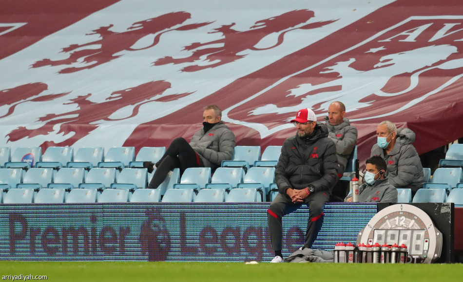 أستون فيلا يهز تاريخ البطل