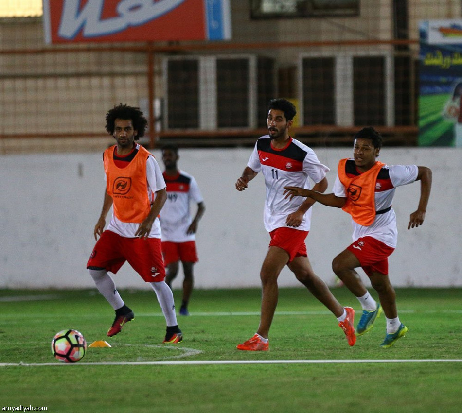 الرائد يكثف التدريبات الفنية قبل النصر