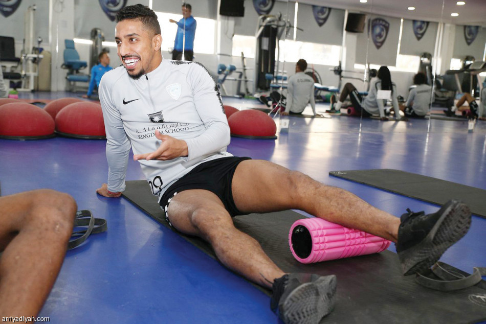 4 شباب
يدعمون الهلال