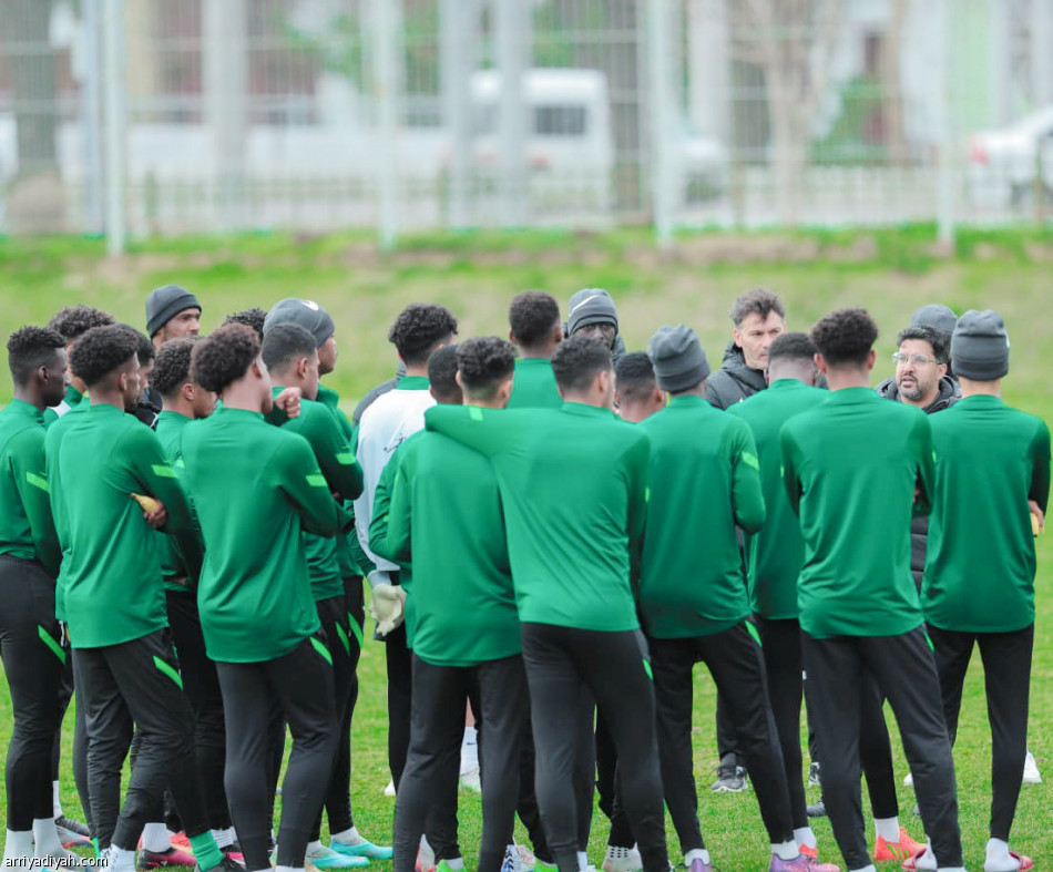 الأخضر 
أمام الحسابات الصعبة