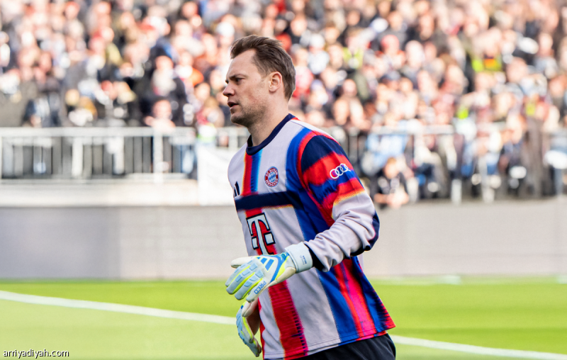 نوير : تركيزي على الثلاثية فقط