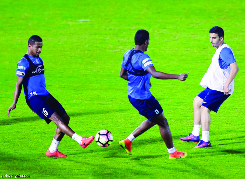 الغرافة يعالج مشاكل الهلال
