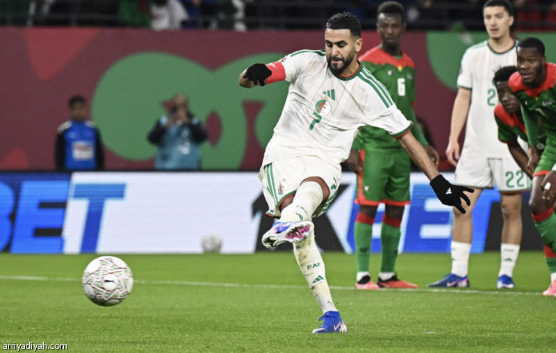 محرز: اللعب في بلد أمي وبحضورها نعمة