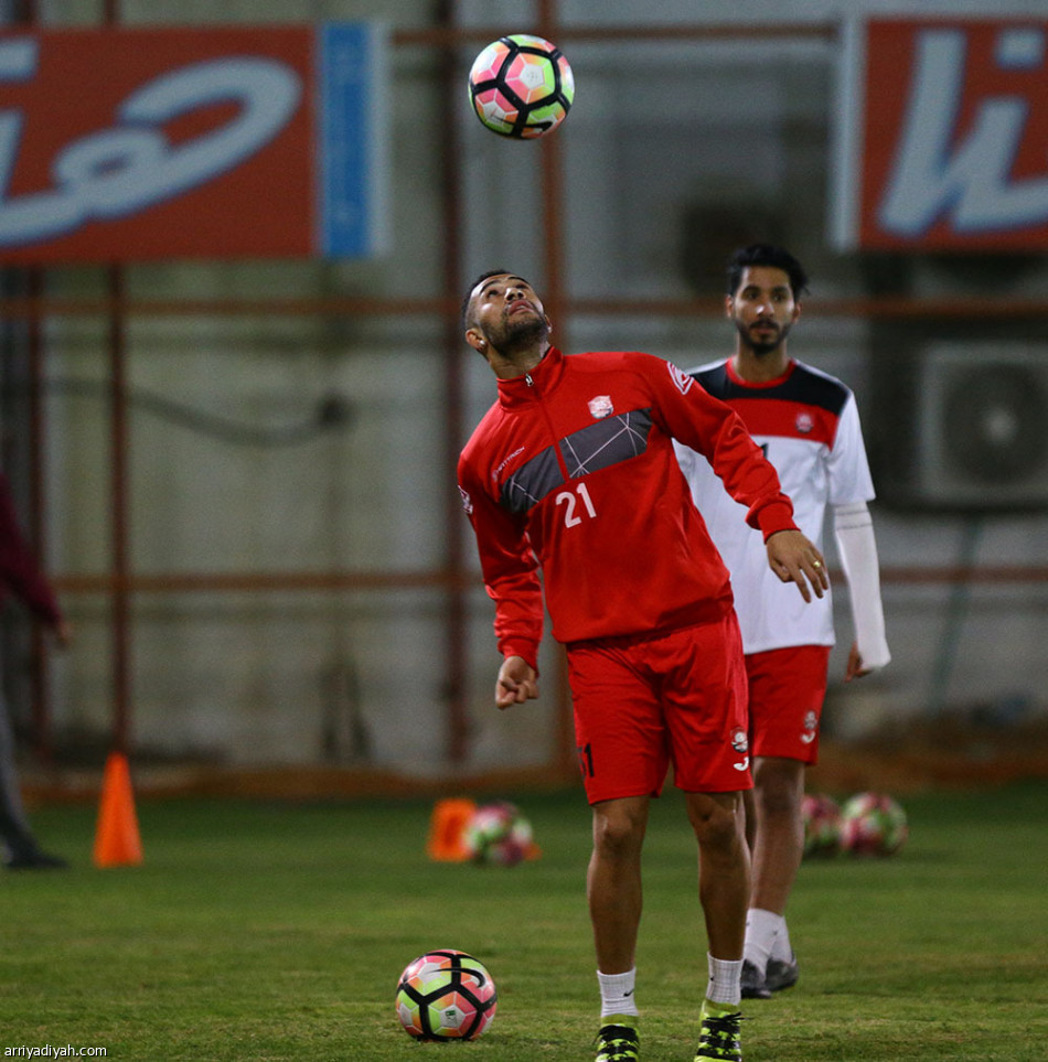 الرائد يعاود تدريباته .. ويمنح ألفيس وأمورا إجازة