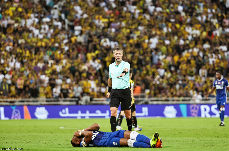 كورونادو
يمنح الهلال الفوز