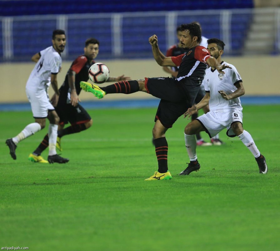 دوري الأولى: انتصار وحيد و3 تعادلات في افتتاح الجولة الـ 13