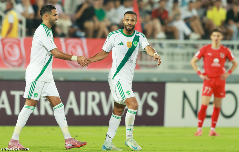 رياض محرز يقترب من وصافة هدافي الأهلي في دوري أبطال آسيا بعد تسجيله الهدف الـ 11